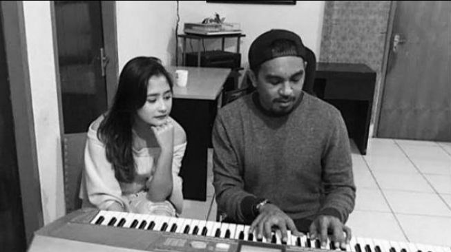 Kenangan Prilly Latuconsina dengan Glenn Fredly