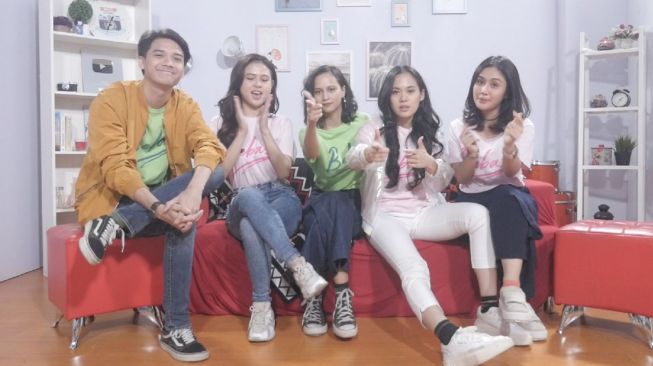 Sheryl Sheinafia Nggak Kompak di Games 'Cup Challenge'