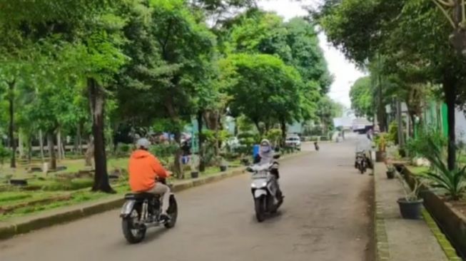 Cegah Penularan Corona, Peziarah di TPU Pondok Kelapa Maksimal Lima Orang