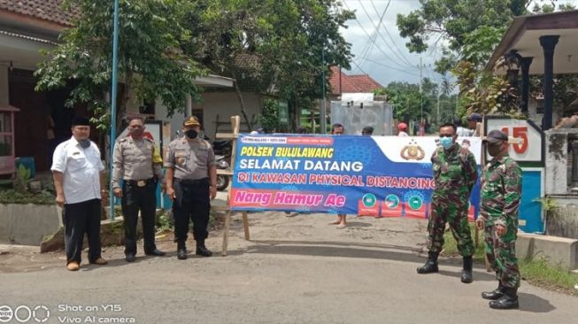 Diduga Ada Warga Positif Covid-19, Desa Kuwolu Terapkan Physical Distancing