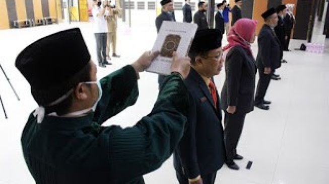 Lantik 12 Pejabat, Bupati Kubu Raya Ajak Perkuat Birokrasi