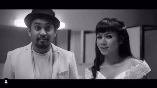 Yura Yunita Mimpi Didatangi Glenn Fredly