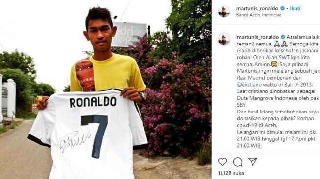 Martunis melelang jersey Cristiano Ronaldo untuk perangi virus corona. (Instagram/martunis_ronaldo)