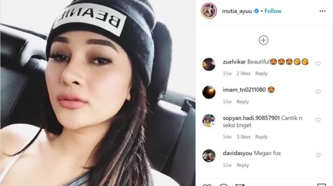 Mutia Ayu tampak santai dengan pakai dress putih (Instagram-mutia_ayuu)