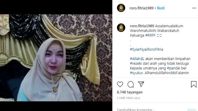 Unggahan Roro Fitria saat pakai hijab [Instagram/@roro.fitria1989]