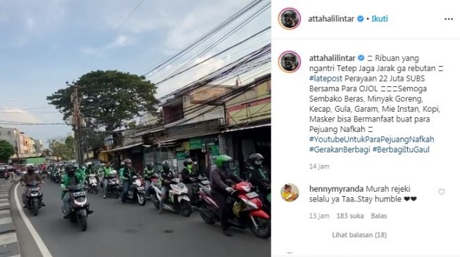 Unggahan Atta Halilintar saat bagi-bagi sembako dengan ojek online sebagai bentuk perayaan 22 juta subscriber [Instagram/@attahalilintar]