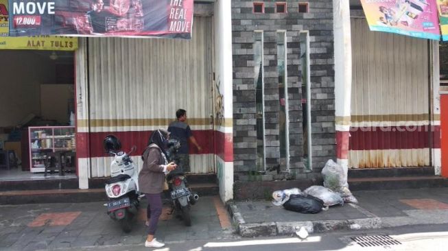 Lihai Bongkar Kunci, Pelaku Pencuri Etalase Ratusan Juta Diduga Kerabat