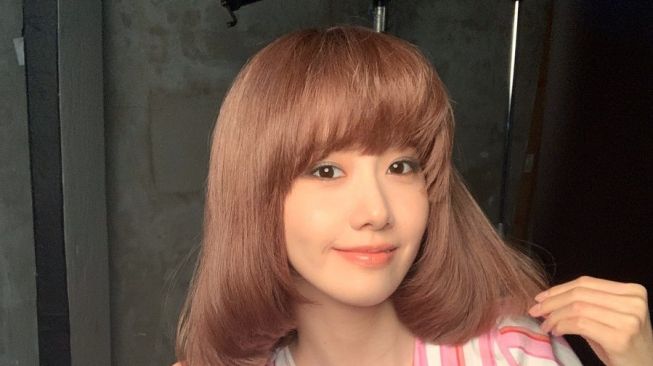 Yoona SNSD pamer rambut pendek. (Instagram/@yoona__lim)