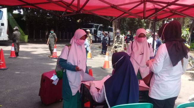 Santri Asal Ponpes Ternama di Jawa Timur Ramai-ramai ‘Mudik’ ke Banten