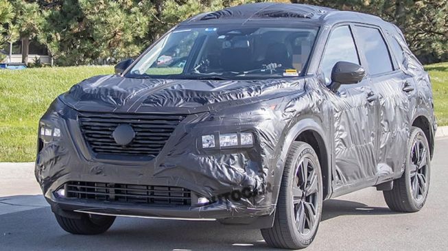 Nissan Rogue/X-Trail baru sedang diuji coba.[autocar.co.uk]