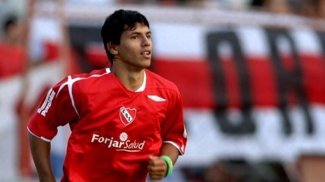 Sergio Aguero saat masih berseragam Independiente pada 2006. (SEBASTIAO DE SOUZA / AFP)