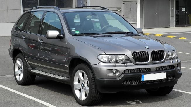 Ilustrasi BMW X5 E53 tahun 2001.[Autoblog.com]