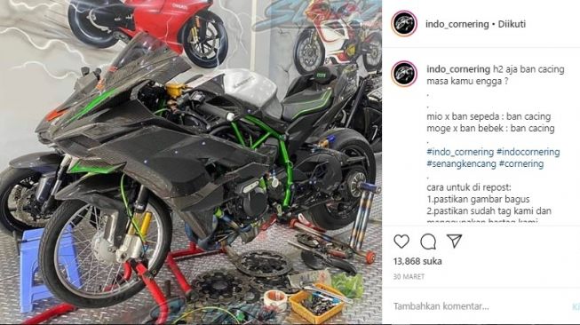 Kawasaki Ninja H2 pakai ban cacing.[indo_cornering]