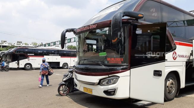 Terminal Bekasi, Jawa Barat, nampak sepi. (Suara.com/Ummi HS)