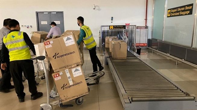 Dapat 400 Ribu PCR dari China, Pemda Antusias Menjemput di Bandara Soetta