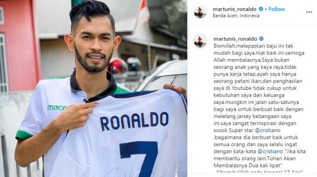 Martunis sukses melelang jersey pemberian Cristiano Ronaldo. (Instagram/martunis_ronaldo)