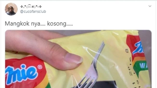 Bikin Geger Netizen, Tampilan Kemasan Baru Indomie Edisi Ramadan. (twitter.com/cucofansclub)