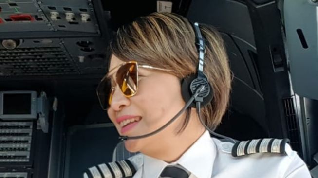 Monika pilot perempuan. (dok: Instagram/@monikaanggreini)