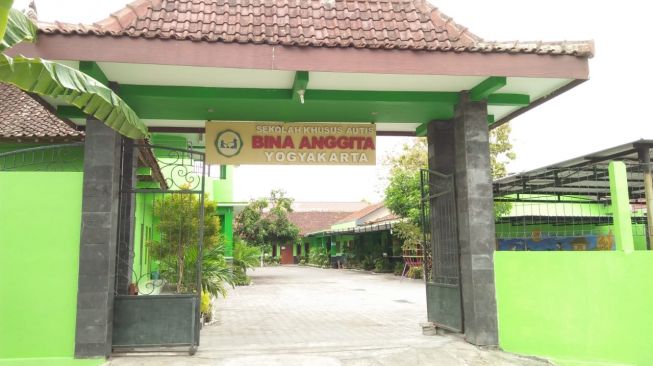 Pakai WhatsApp, SLB Bina Anggita Laksanakan Ujian Sekolah secara Daring