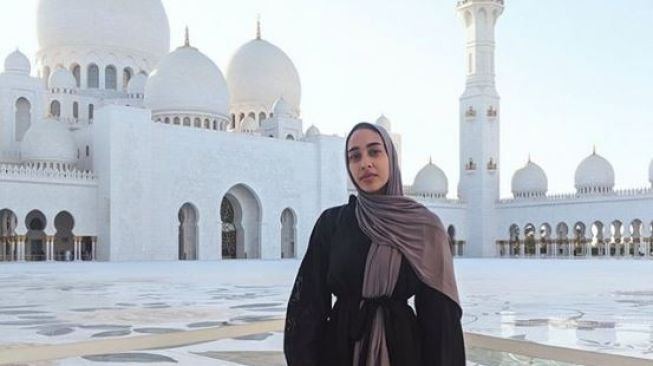 Mengenal Mariah Idrissi, Model Berhijab yang Ingin Mengubah Dunia Fashion