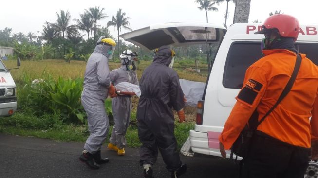 Tewas Mendadak di Sawah, Kakek di Sleman Dievakuasi Pakai Protokol Corona