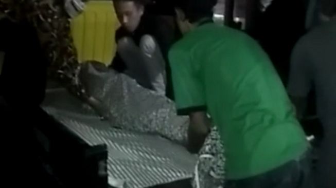 Tak Dikasih Ambulans, Jasad Pasien di Pandeglang Dibawa Pakai Mobil Pikap