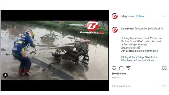 Pembalap Indonesia membajak sawah isi kegiatan saat wabah corona (Instagram-balapmotor)