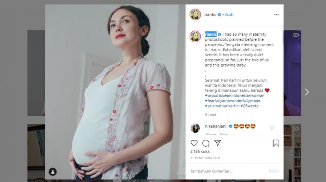 Rianti Cartwright pamer baby bump di Hari Kartini. (Instagram/@riantic)