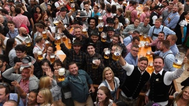 Festival Oktoberfest pada 21 September 2019 di Munich, Jerman [AFP]