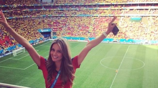 5 Hits Bola: Alejandra Buitrago, Reporter Terseksi di Piala Dunia 2014