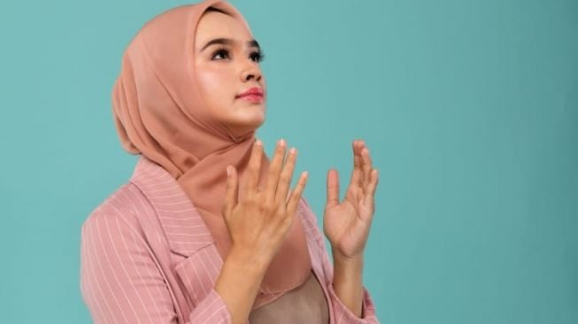 Berhijab, Tera Tinggalkan Dangdut dan Nyanyi Lagu Religi