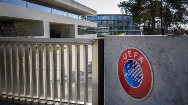 Tampak depan markas UEFA di Nyon, Swiss. [AFP]