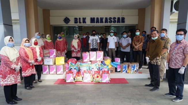 BLK Makassar Donasikan Bantuan ke Sejumlah Posko Penanggulangan Covid-19