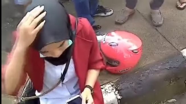 Cewek korban ditabrak Kawasaki Ninja 250 (Facebook -Sedikit Viral)