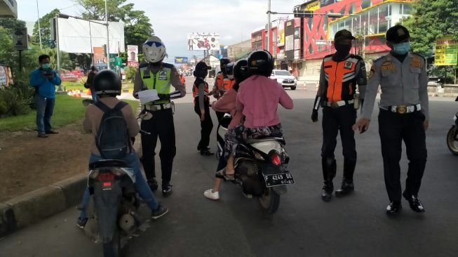Sebanyak 1.242 Kendaraan Melanggar Aturan PSBB Periode Pertama di Bogor