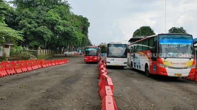 Penampakan Terminal Baranangsiang Bogor saat pemberlakuan larangan mudik. (Suara.com/Bagaskara).