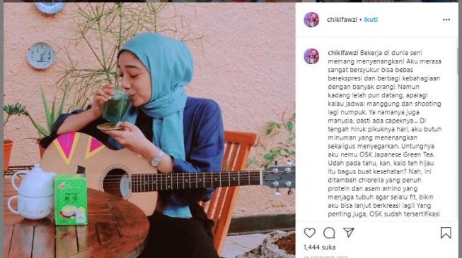 Hijab pashmina. (Instagram/@chikifawzi)