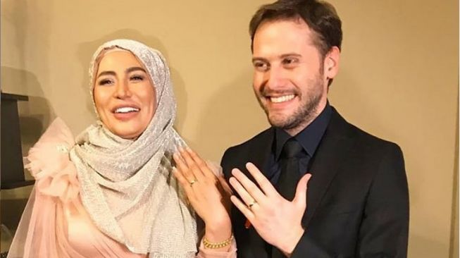 Cinta Penelope dan suami, Taha Gokhan Arikan. [Instagram]