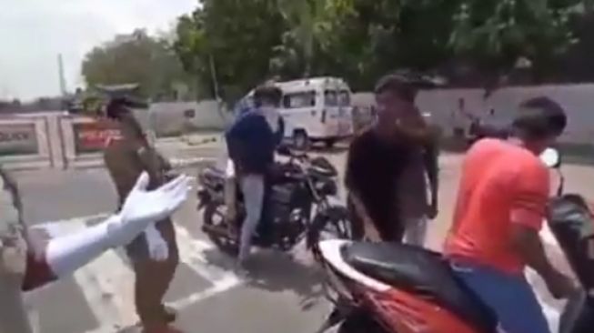 Viral Pemotor Diciduk karena Nekat Keluyuran, Hukumannya Bikin Trauma