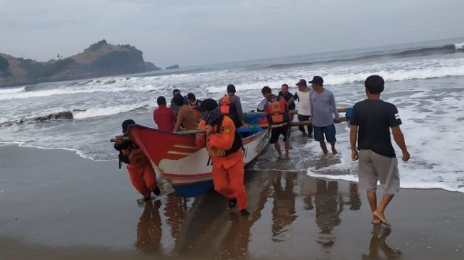 Tak Tega Tinggalkan Rekan, Dadang Rela Terjebak di Pulau Selama 3 Hari