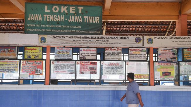 Sebulan Tak Ada Pemasukan, Penjual Tiket Bus: Semenjak Jokowi Larang Mudik