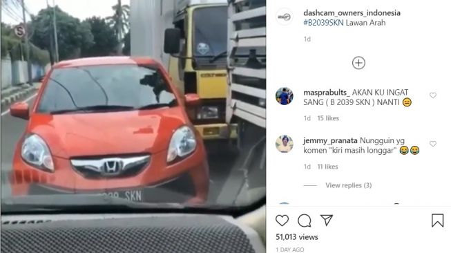 Honda Brio dipaksa mundur pemobil karena lawan arah (Instagram-dashcam_owners_indonesia)