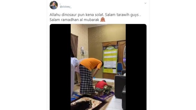 Ajak Mainannya Salat Tarawih, Aksi Kocak Bocah Ini Bikin Warganet Ngakak