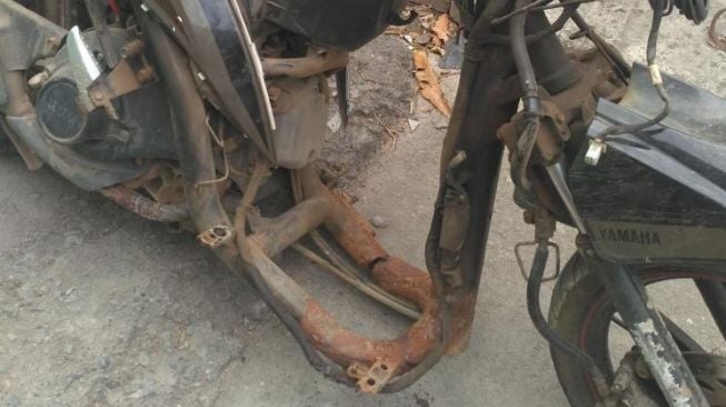 NgabubuTips, Usir Karat yang Menempel pada Motor dengan 5 Cairan Ini