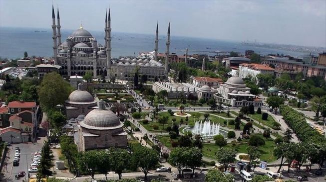 Pandemi Reda, Turki Bolehkan Umat Muslim Salat di Masjid 2 Kali Sehari