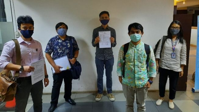 Ravio Patra Pertanyakan Surat Penangkapannya Usai Diciduk Polisi di Trotoar