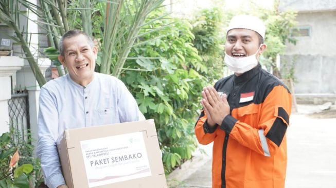 Dompet Dhuafa Salurkan Paket Sembako Ke Puluhan Guru Ngaji