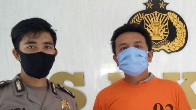 Murka Sang Istri Dikirimi Foto Porno, Ubai Membabi Buta Tusuk Tetangga