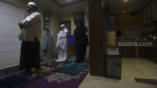 MUI - Dewan Masjid: Sholat Idul Fitri di Rumah Saja