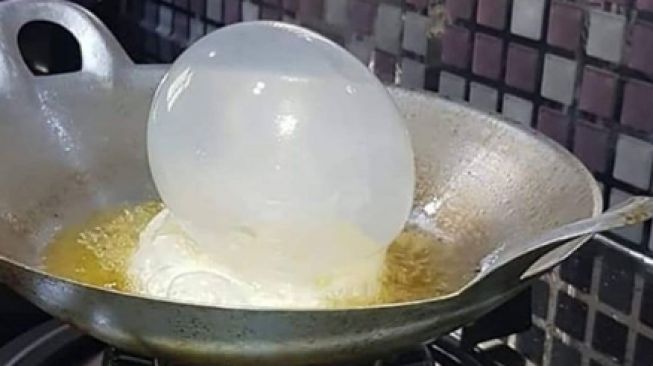 Ngakak, Telur Ini Menggelembung saat Digoreng, Netizen: Kirain Balon